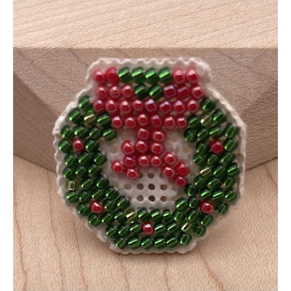 Beaded Christmas Wreath Cross-stitch Style Vintage Holiday Brooch